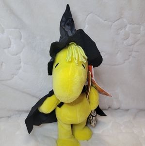 Halloween Woodstock dancing greeter